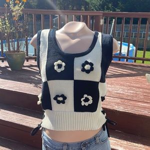 RedBerry Size Large Vest w/ Flower Appliques - Tie Waist Black and White